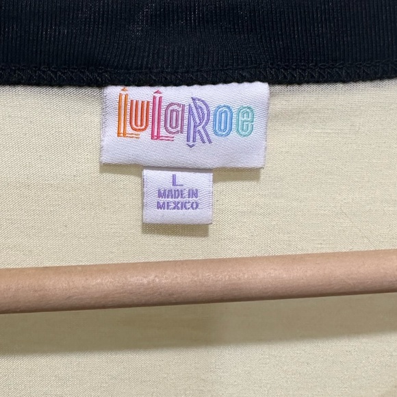 Lularoe Viva La Siesta Liv T Shirt Top Womens Size Large NWT - Picture 3 of 9